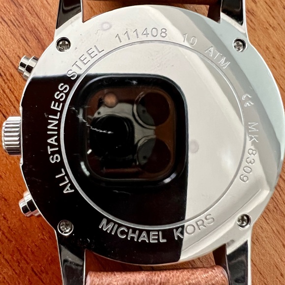 MICHAEL KORS Oversized Hutton Silver-Tone and Leather Watch (Style# MK8955) - Picture 3 of 3